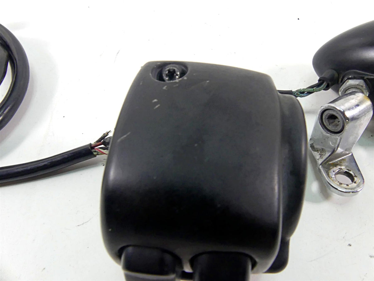 2011 Harley Softail FXS Blackline Right Control Switch + Blinker - Read 72952-11 {{ shop.shopifyCountryName }} - Mototech271