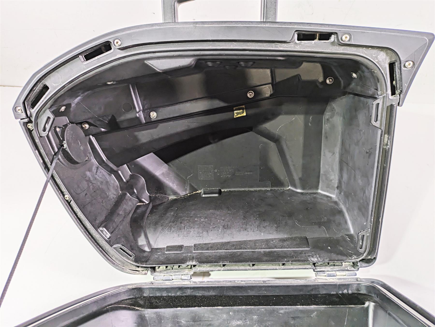 2019 BMW R1250RT K52 Left Saddlebag Saddle Bag Rash 46547728663 {{ shop.shopifyCountryName }} - Mototech271