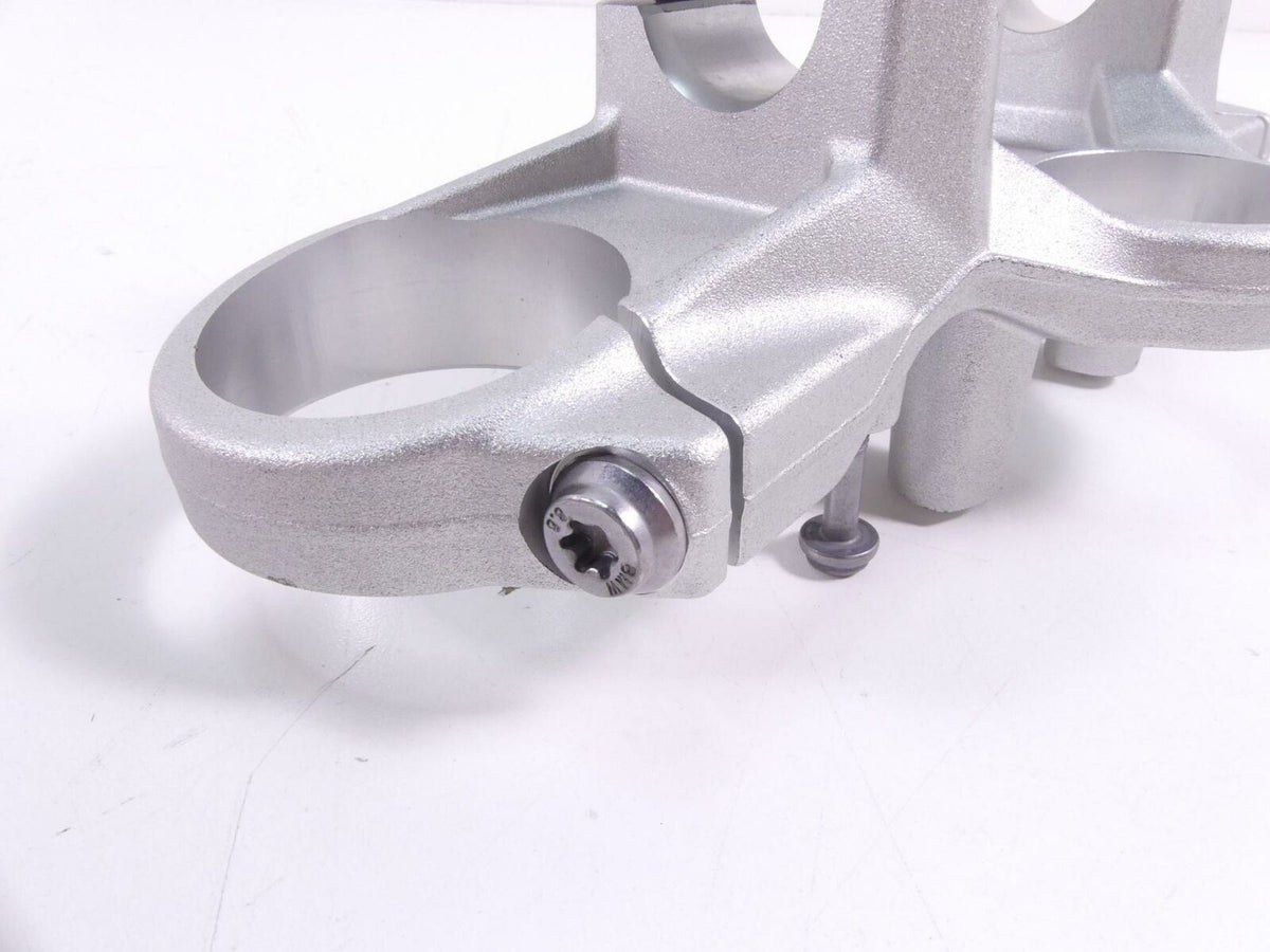 2020 BMW F900 R F900R K83 Upper Triple Tree Steering Clamp Risers 8404205 {{ shop.shopifyCountryName }} - Mototech271