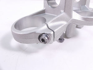 2020 BMW F900 R F900R K83 Upper Triple Tree Steering Clamp Risers 8404205 | Mototech271