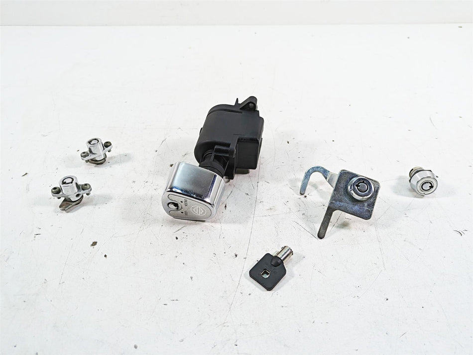 2008 Harley FLHTCU Electra Glide Ignition Switch Key Lock Set 71572-06 {{ shop.shopifyCountryName }} - Mototech271