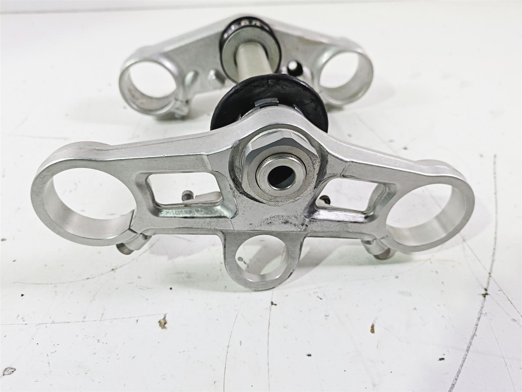 2012 Triumph Daytona 675 Upper Lower Triple Tree Set T2044130 T2049170 {{ shop.shopifyCountryName }} - Mototech271
