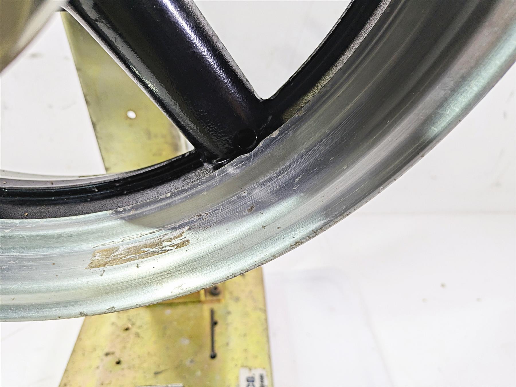 2004 Yamaha XVZ1300 Royal Star 16x3.5 Front Wheel Rim & Covers 4NK-25168-00-33 {{ shop.shopifyCountryName }} - Mototech271