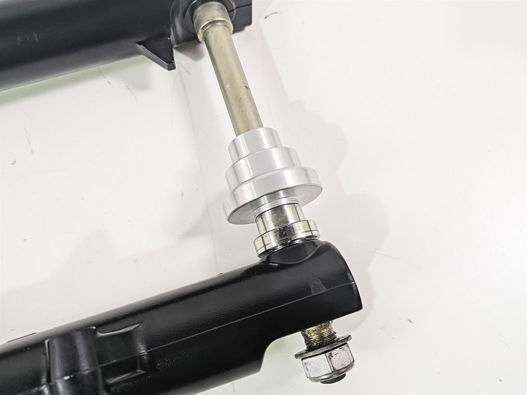 2013 Triumph Bonneville Front Forks & Triple Tree + Axle Set T2040532 T2040533 {{ shop.shopifyCountryName }} - Mototech271