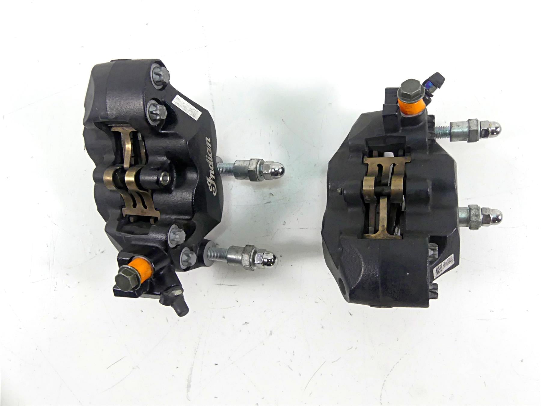 2019 Indian Chieftain Classic Front Brake Caliper Set 1912390 1912391 {{ shop.shopifyCountryName }} - Mototech271