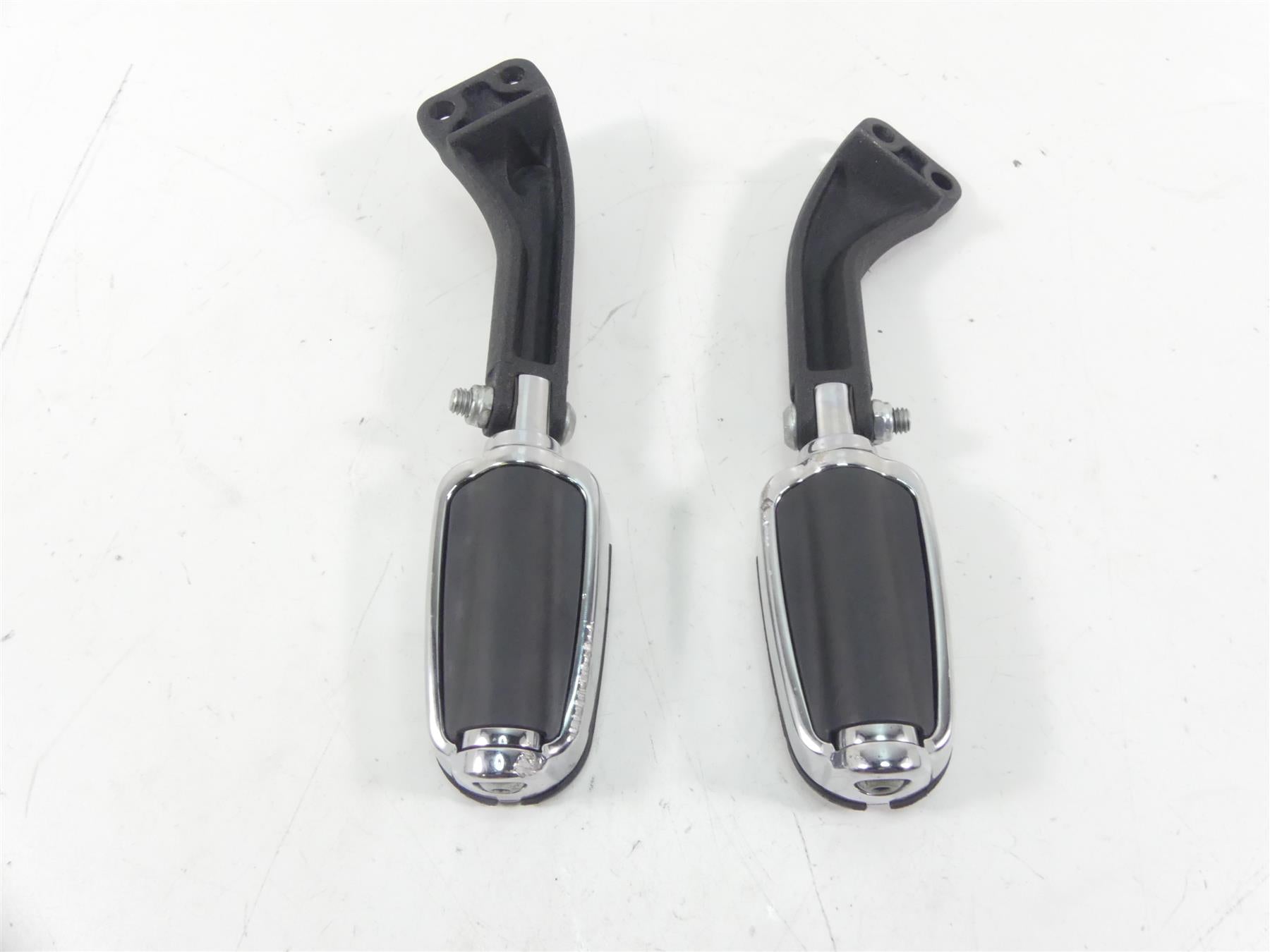 2013 Harley FXDWG Dyna Wide Glide Passenger Footpeg Set 49230-06 9224-06A {{ shop.shopifyCountryName }} - Mototech271