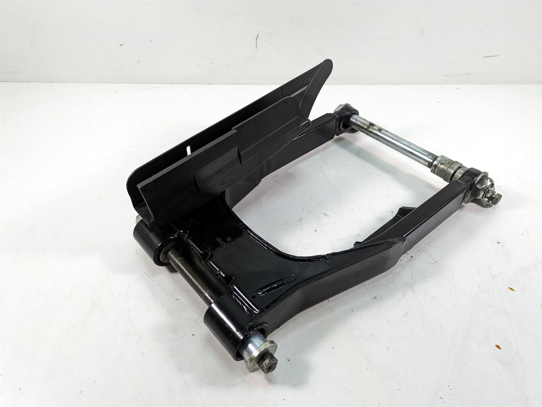 2006 Harley Touring FLHTCUI Electra Glide Rear Swing Arm Swingarm 1" 47549-02A {{ shop.shopifyCountryName }} - Mototech271