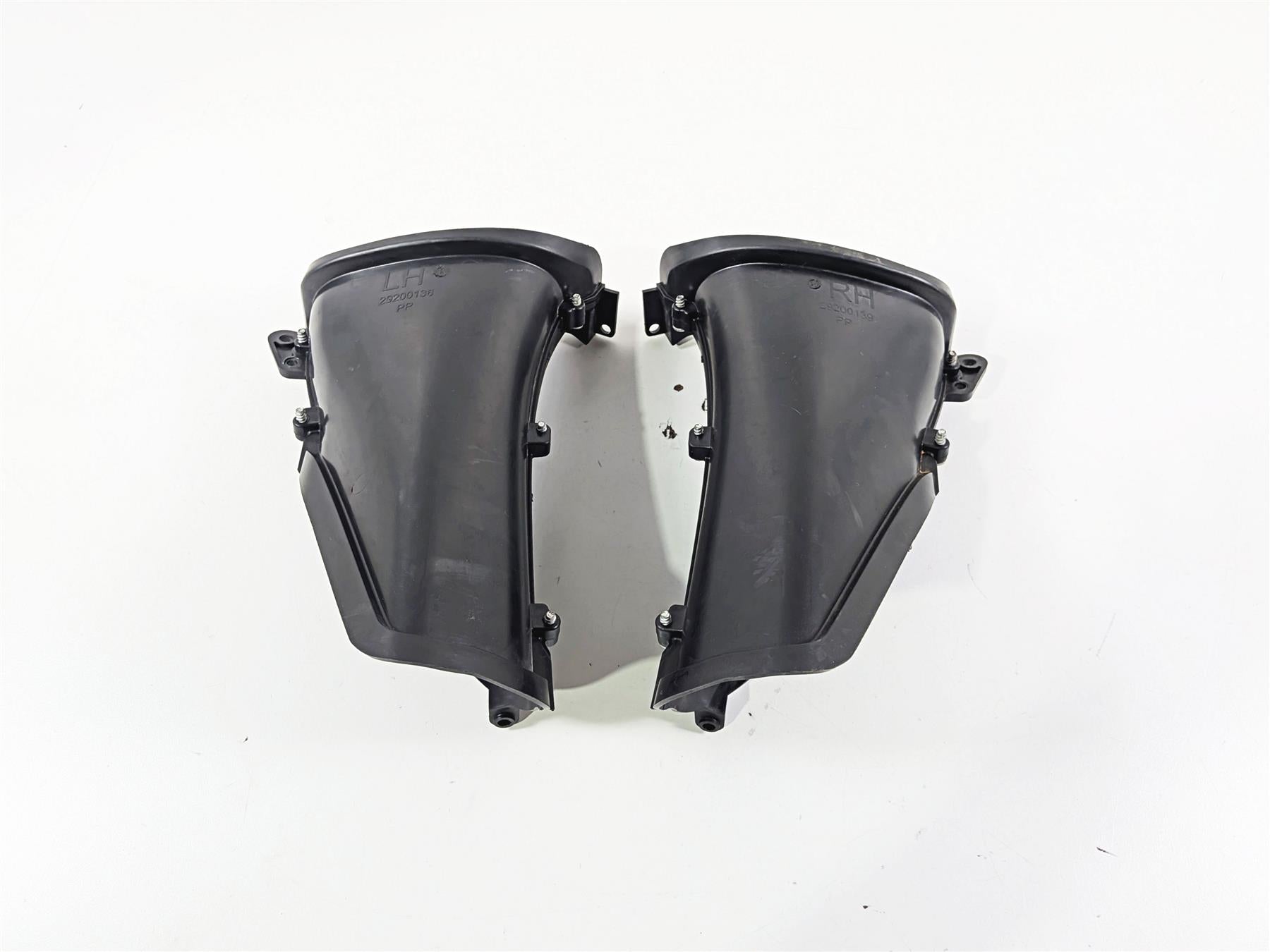 2020 Harley Touring FLTRK Road Glide Front Air Inlet Duct Set 29200136 292001393 {{ shop.shopifyCountryName }} - Mototech271