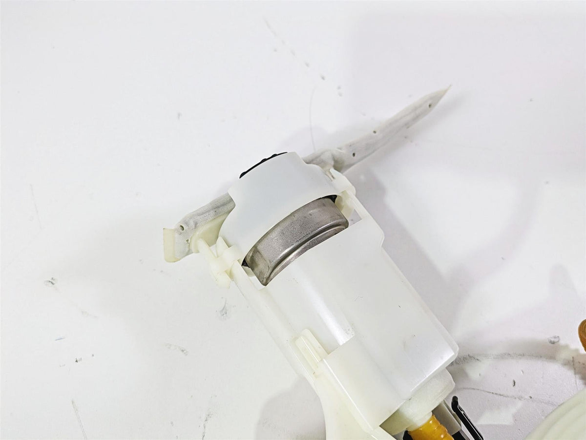 2017 Harley FLS Softail Slim Fuel Gas Petrol Pump - Tested 75252-11A 75284-08A {{ shop.shopifyCountryName }} - Mototech271