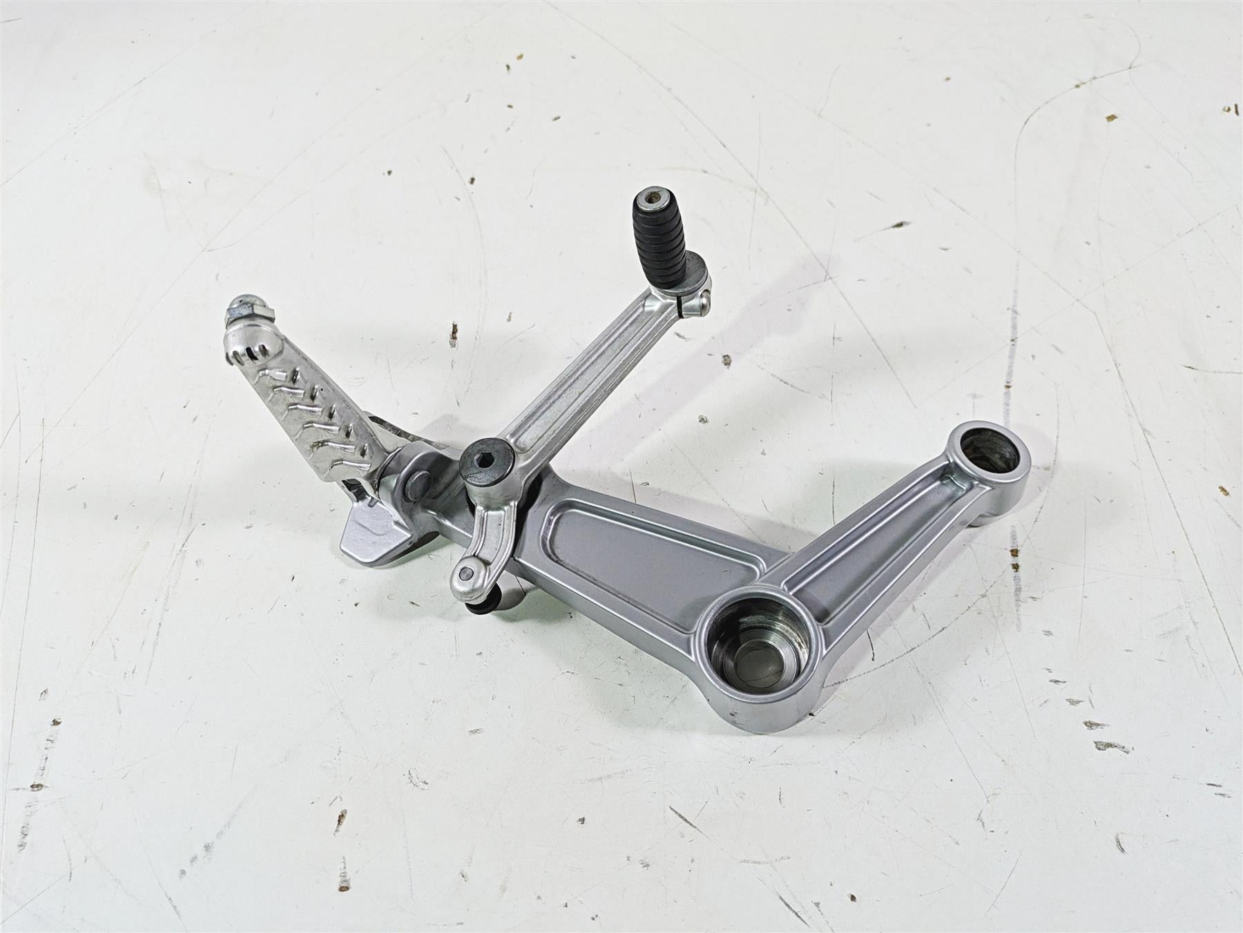 2021 Aprilia RS660 Left Rider Footpeg & Shifter Lever 2B005202 2B006352 {{ shop.shopifyCountryName }} - Mototech271