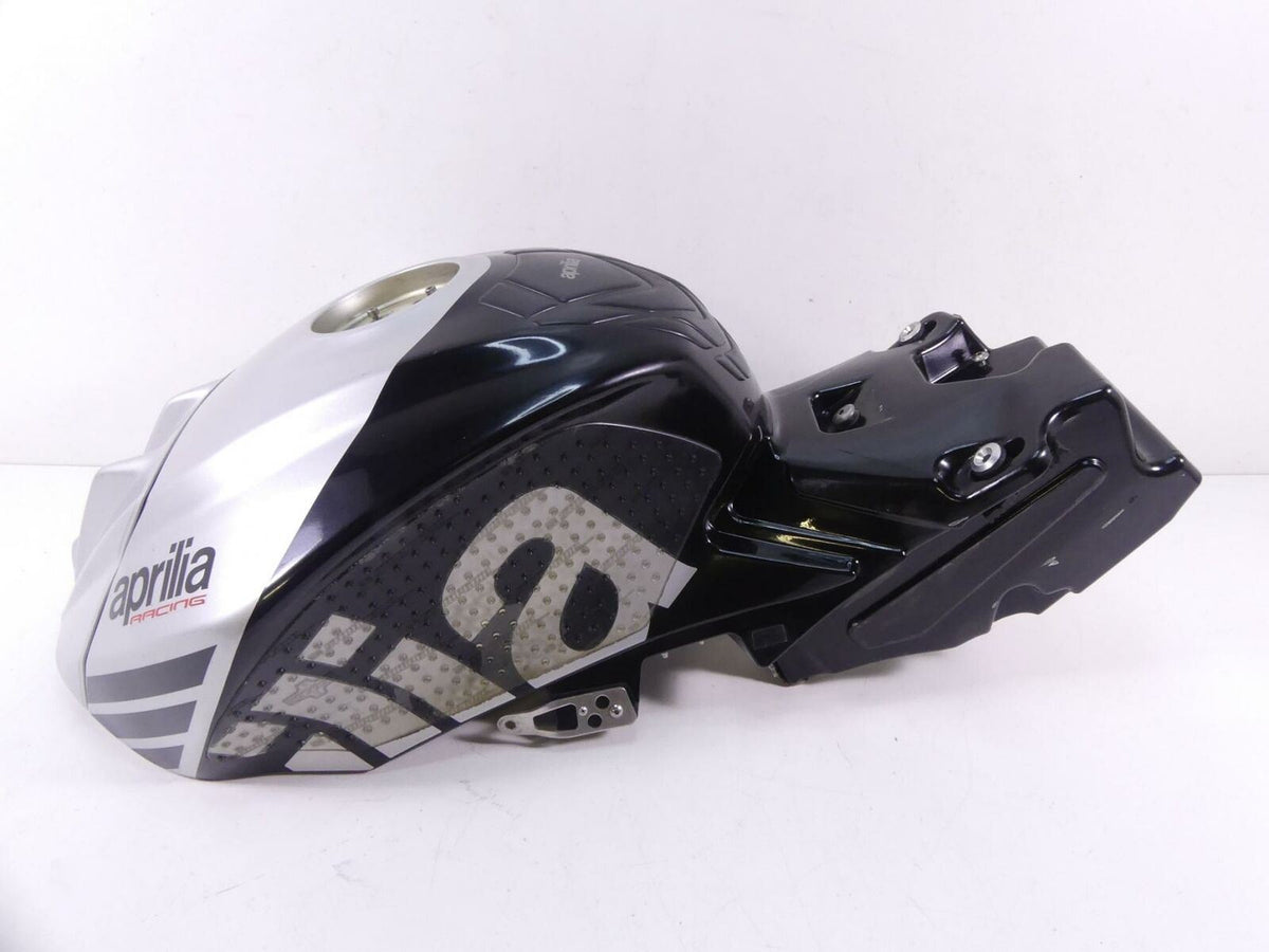 2016 Aprilia RSV 1100 Tuono V4 RR Fuel Gas Petrol Tank & Cover 2H000880000Z4 {{ shop.shopifyCountryName }} - Mototech271