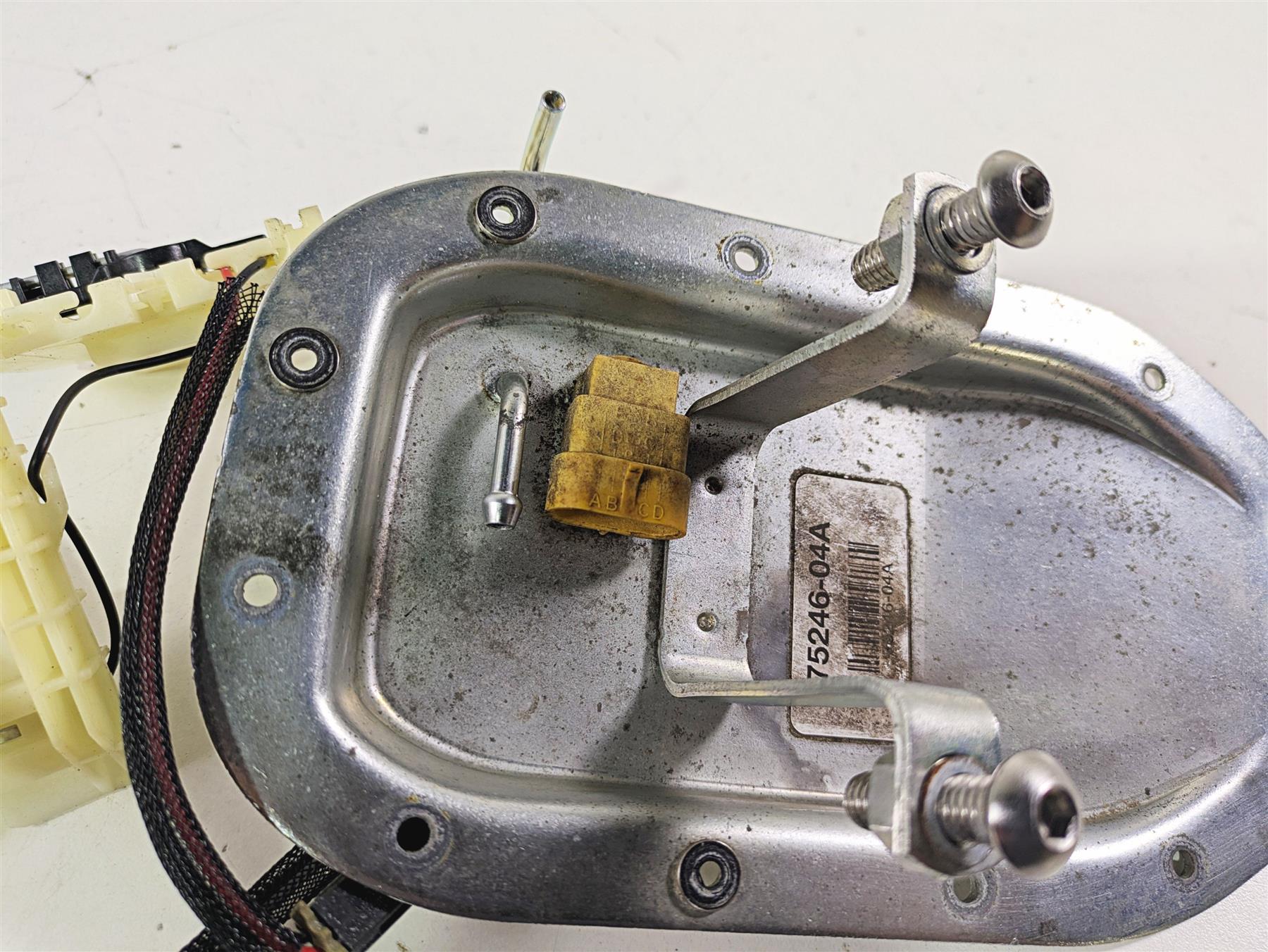 2016 Harley FXDWG Dyna Wide Glide Fuel Gas Petrol Pump 75246-04A {{ shop.shopifyCountryName }} - Mototech271