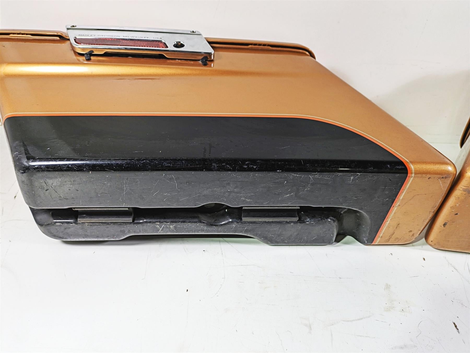 2008 Harley Touring FLHTCU E-Glide 105TH Saddlebag Saddle Bag Set 90752-93 {{ shop.shopifyCountryName }} - Mototech271