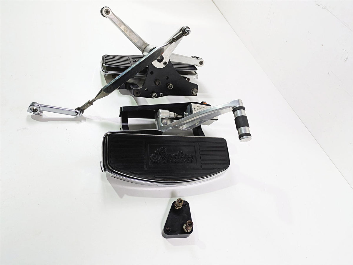2002 Indian Spirit Deluxe Front Floorboards & Pedal 46-002 41-338 41-327 41-333 {{ shop.shopifyCountryName }} - Mototech271