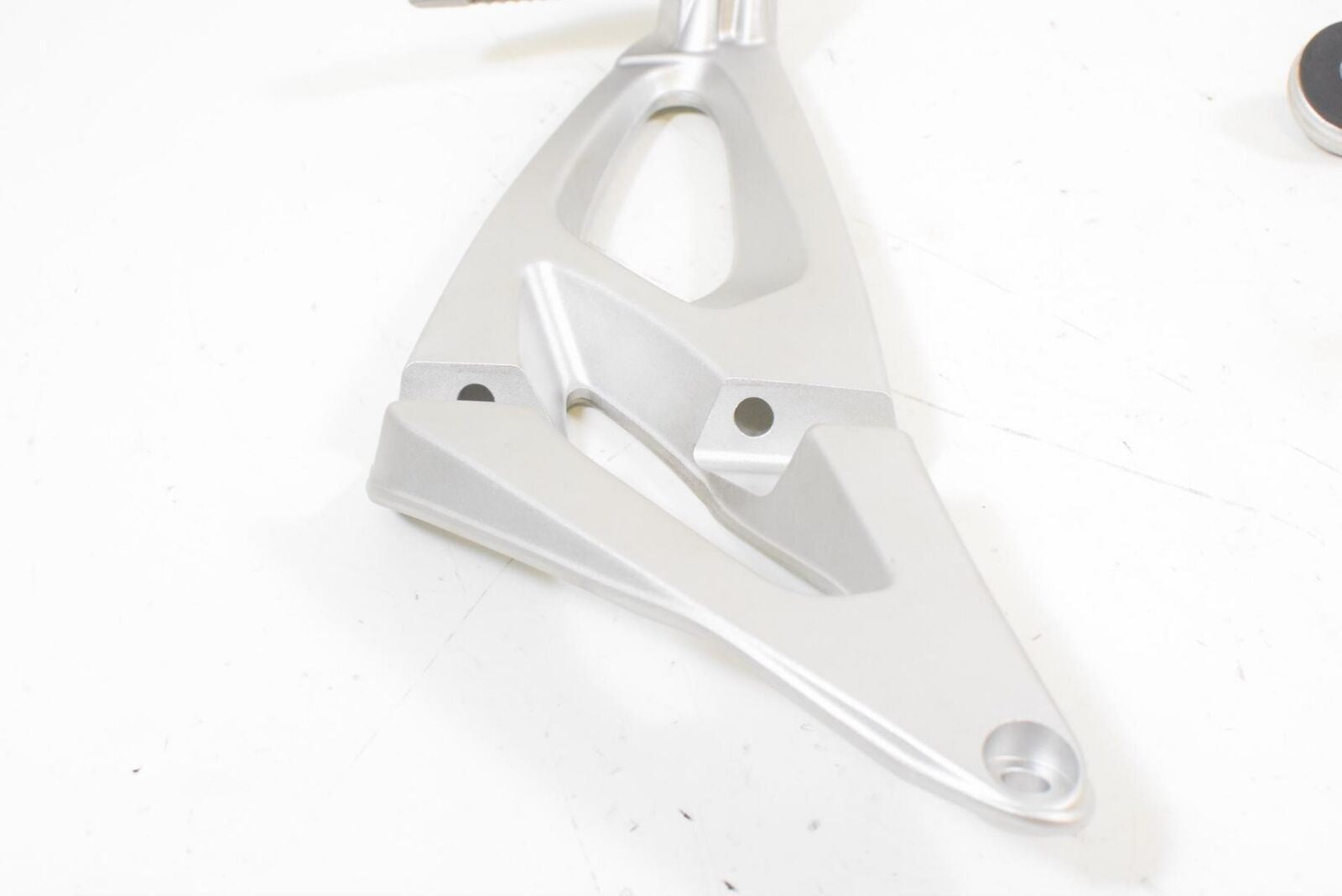 08 BMW K1200R K1200 R Sport K43 Passenger Footpeg Foot Peg Rest 46717660170 {{ shop.shopifyCountryName }} - Mototech271