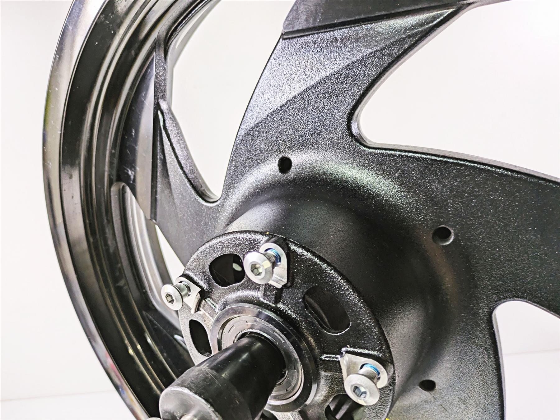2016 Suzuki M109R VZR1800 Boulevard Straight 18x3.5 Front Wheel 54111-48G10-019 {{ shop.shopifyCountryName }} - Mototech271