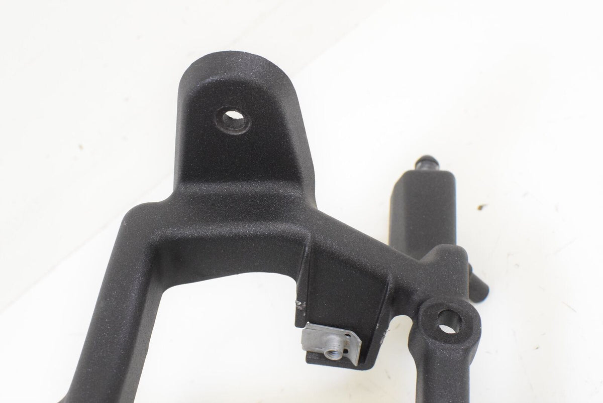 2017 Ducati Supersport 939 Front Head Guard Bracket Mount Holder {{ shop.shopifyCountryName }} - Mototech271
