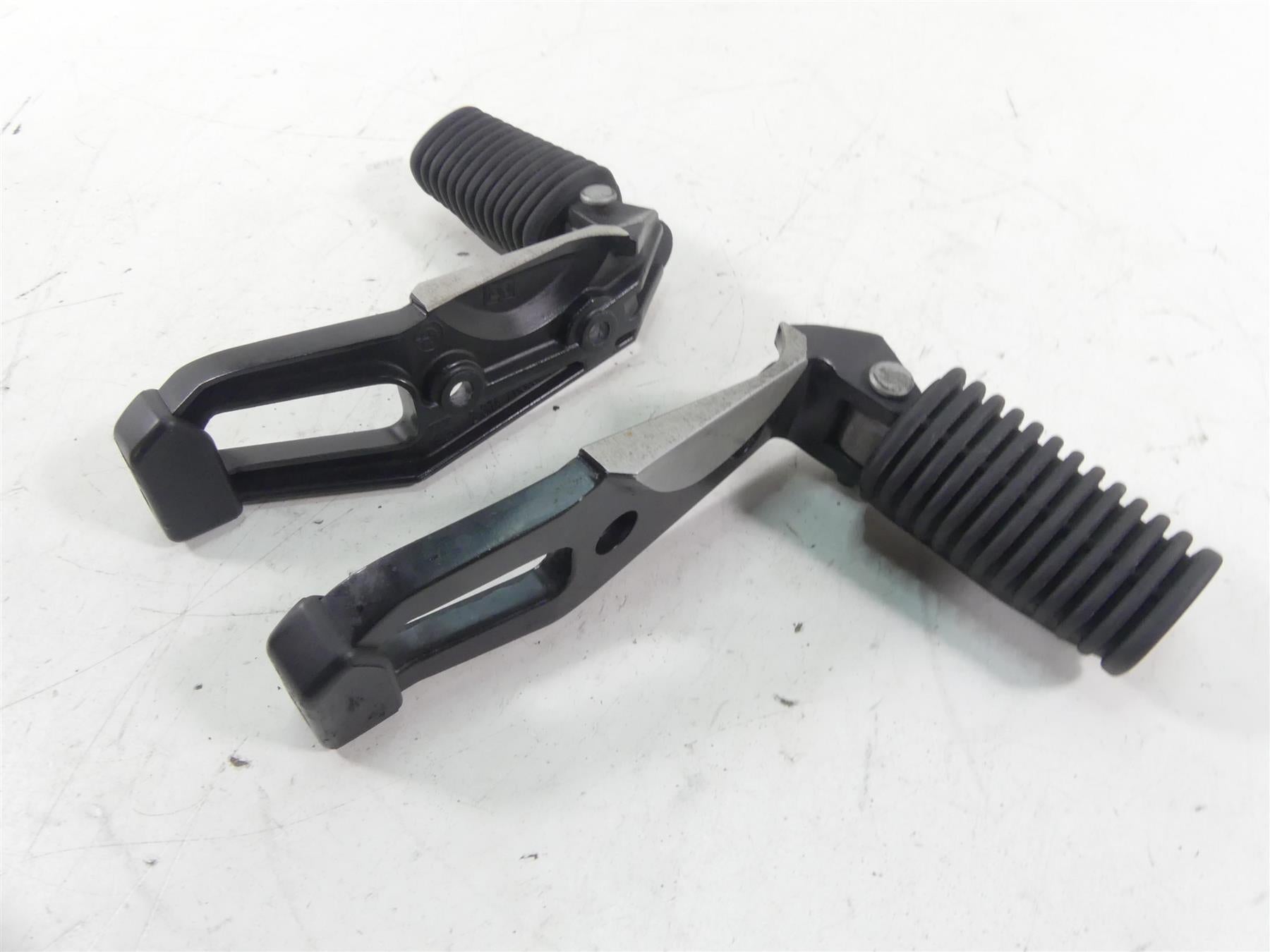 1999 BMW R1100 GS 259E Passenger Footpeg Foot Peg Set 46712314761 46712314762 {{ shop.shopifyCountryName }} - Mototech271