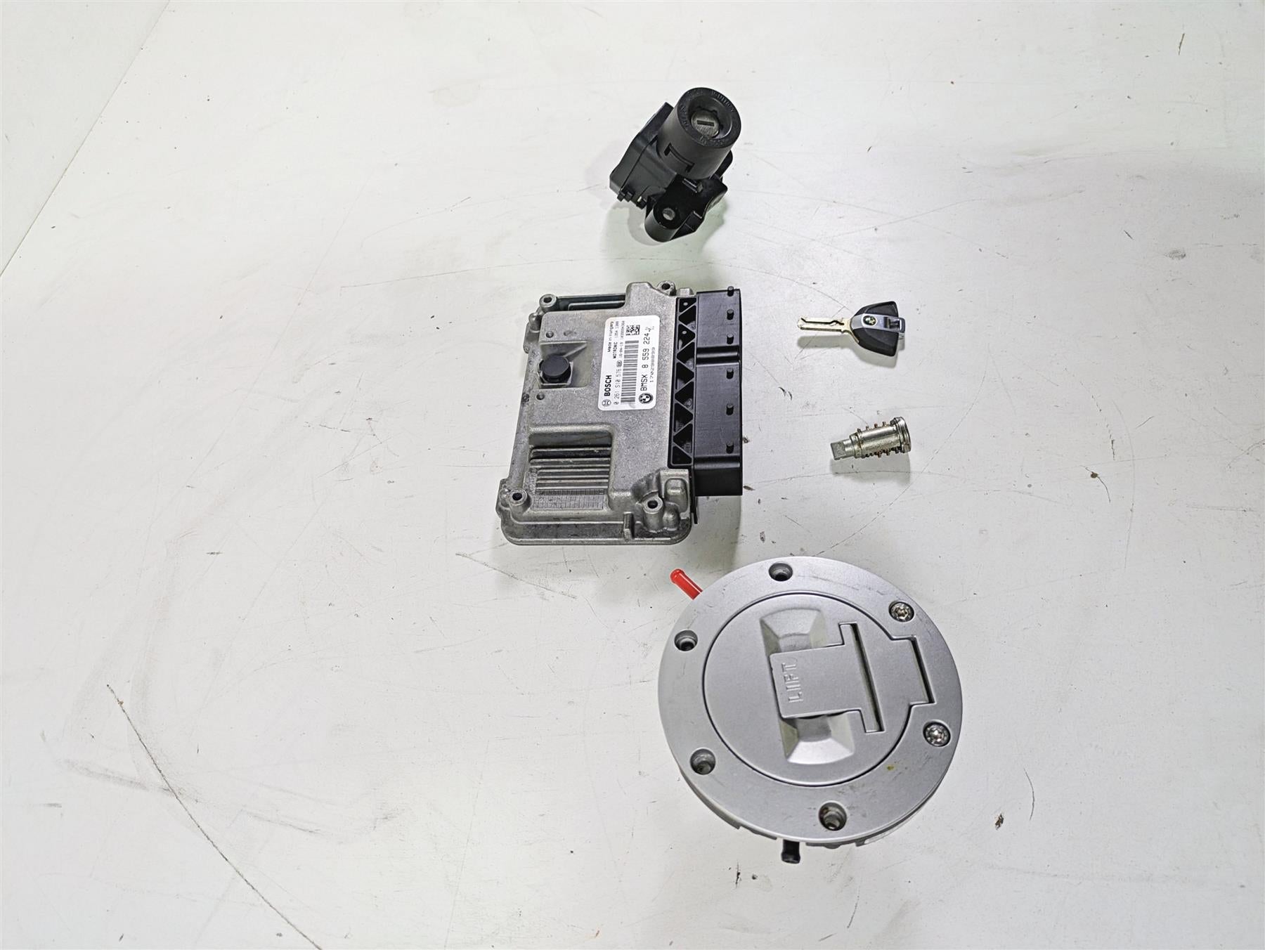 2016 BMW R1200RS K54 Cdi Ecu Ecm Module Ignition Switch Key Lock Set 8559224 {{ shop.shopifyCountryName }} - Mototech271