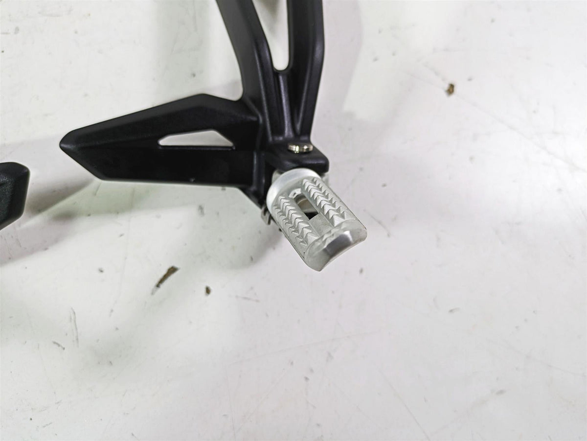 2023 Triumph Street Triple 765 RS Rear Passenger Footpeg Set T2088156 T2088157 {{ shop.shopifyCountryName }} - Mototech271