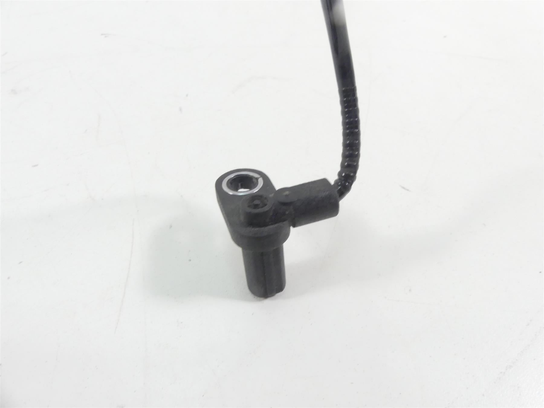 2020 Triumph Speed Triple RS 1050 Rear Abs Brake Wheel Speed Sensor T2021672 {{ shop.shopifyCountryName }} - Mototech271