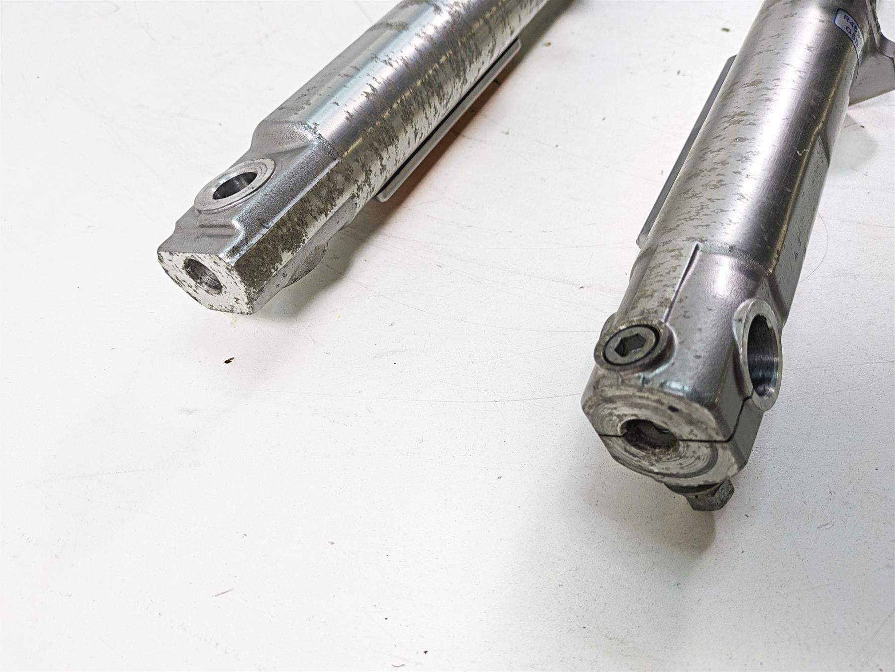 2007 Harley Sportster XL1200 C Straight Front Fork Leg Set 45900-04 45901-04 {{ shop.shopifyCountryName }} - Mototech271