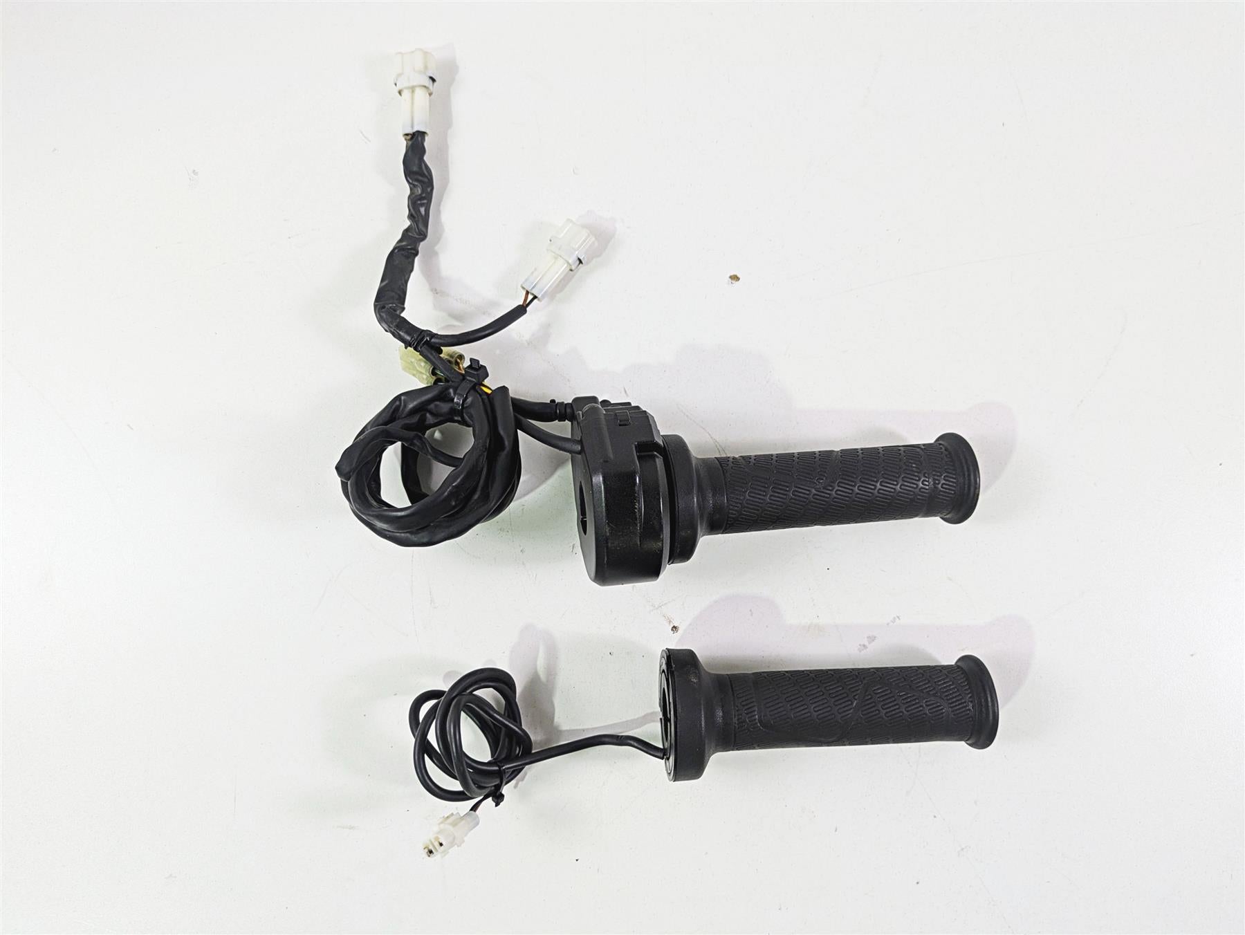 2018 KTM 1290 Super Duke R Ride By Wire E-Throttle Grip Set 60711012000