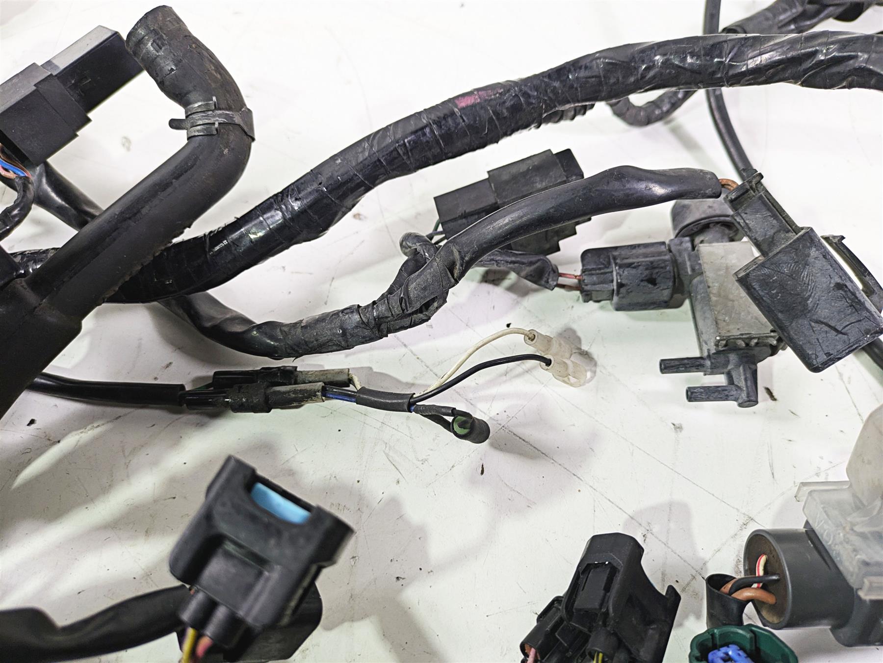 2012 Triumph Daytona 675 Main Wiring Harness Loom - For Parts T2501679 {{ shop.shopifyCountryName }} - Mototech271