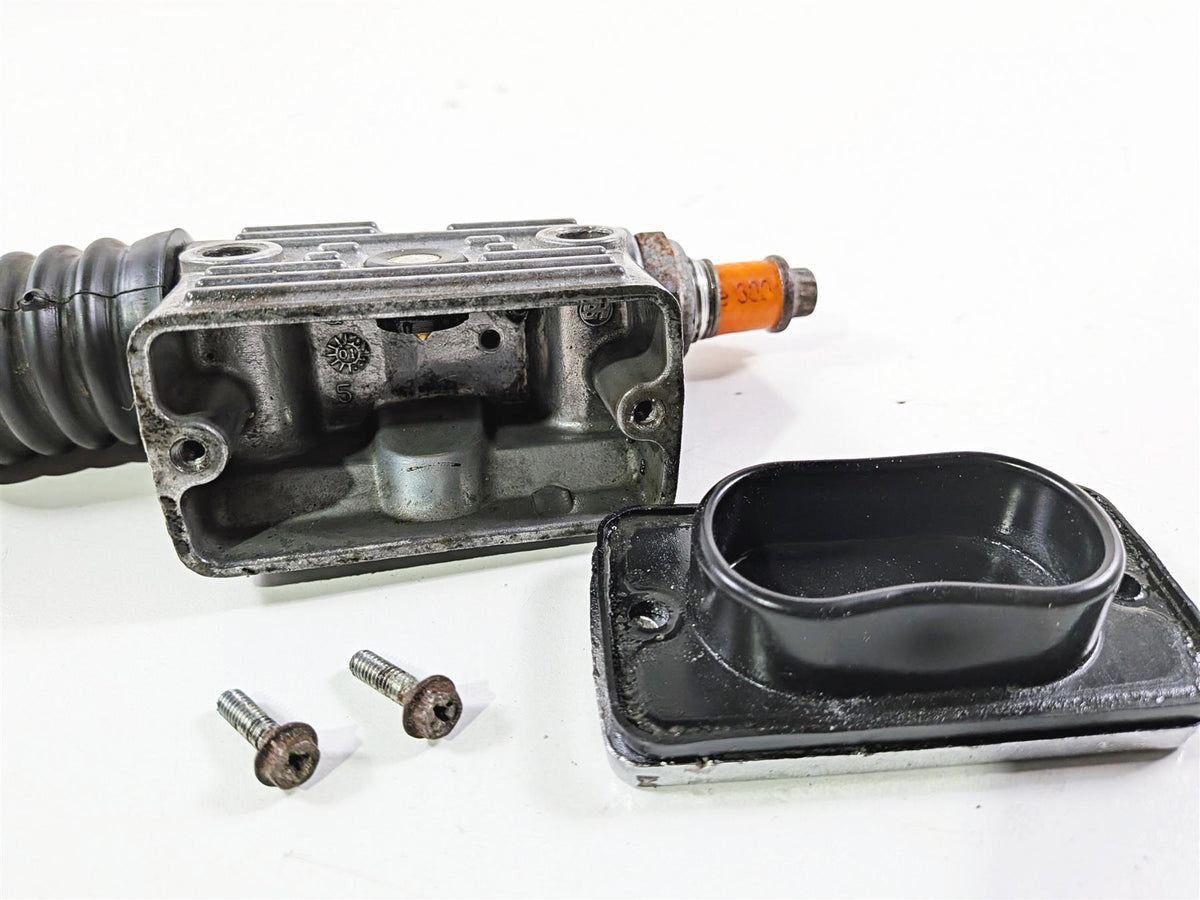 2002 Harley Davidson XLH883 Sportster Rear Brake Master Cylinder 42456-87D {{ shop.shopifyCountryName }} - Mototech271
