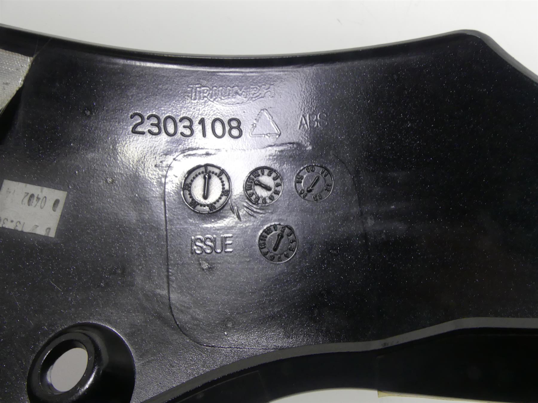 2015 Triumph 1050 Speed Triple R Phantom Black Belly Pan Bug Spoiler T2303109 {{ shop.shopifyCountryName }} - Mototech271