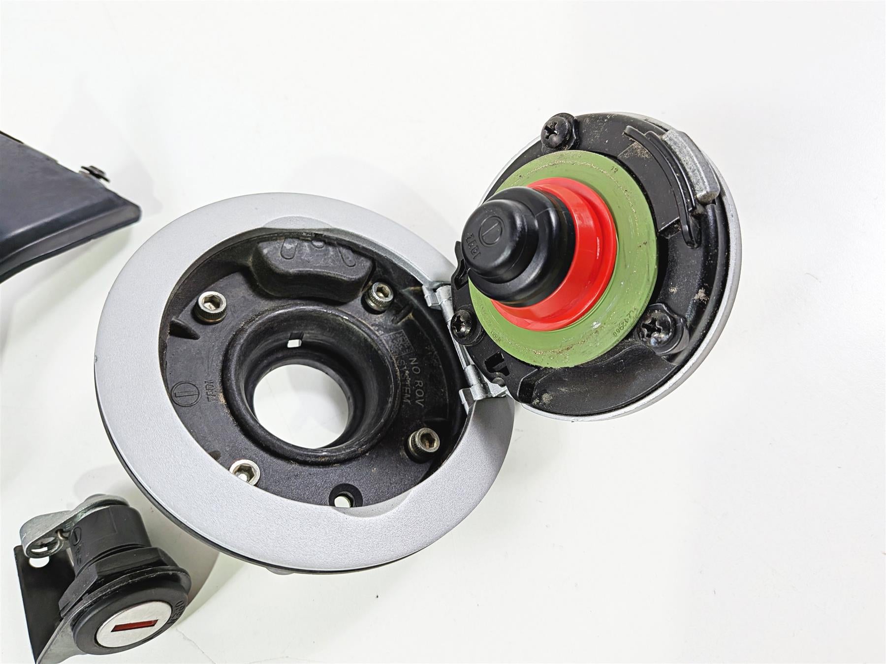 2022 Ducati Panigale V4 S V4S Ignition Switch Key Seat Fuel Lid Lock 59822511A-Mototech271