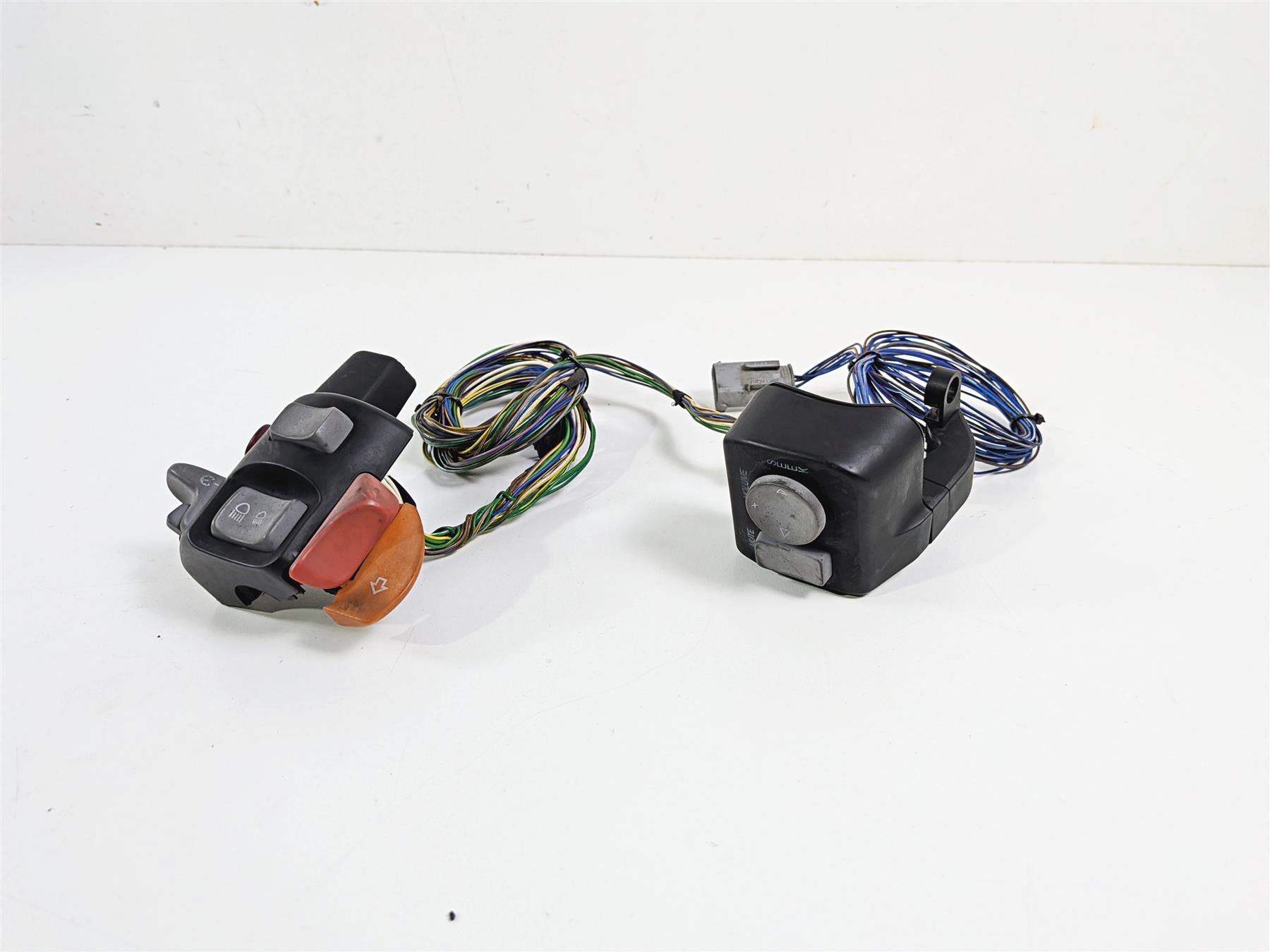 2002 BMW K1200LT 89V3 Left Hand Control Switch Light Cruise 61317708349 7650733 {{ shop.shopifyCountryName }} - Mototech271