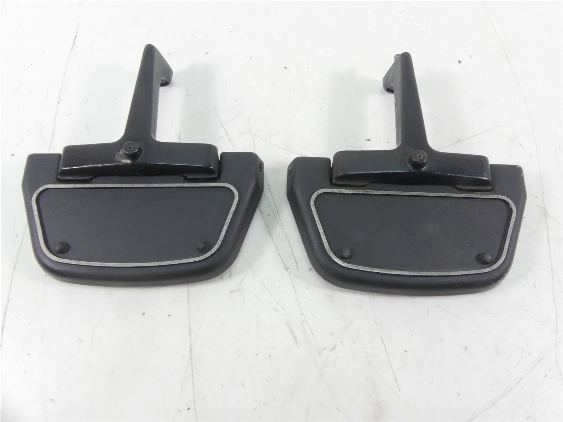 1998 Harley Touring FLHTC Electra Glide Rear Passenger Floor Board Set 52719-93 {{ shop.shopifyCountryName }} - Mototech271