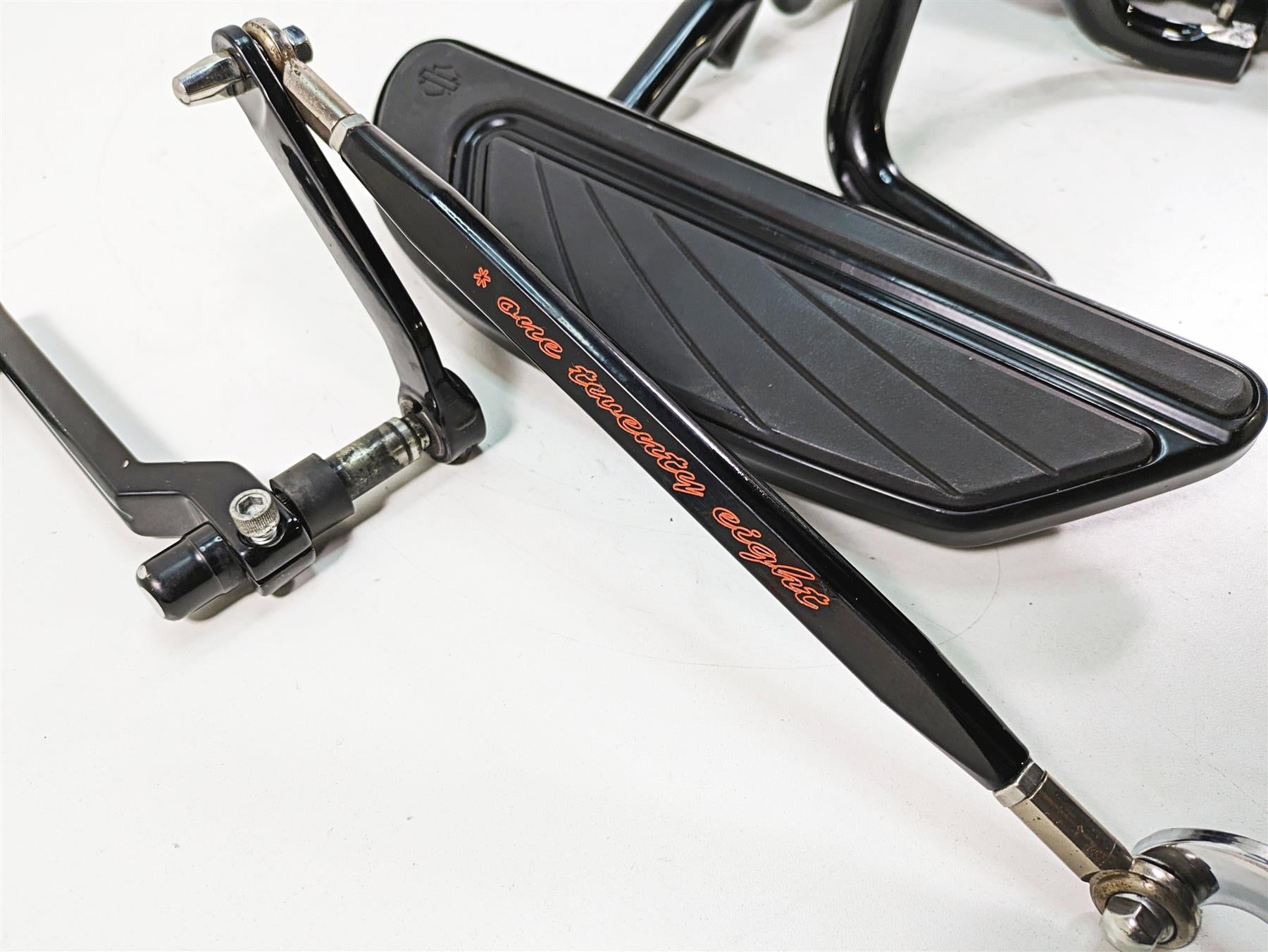 2018 Harley Touring FLHXSE CVO Street Glide Airflow Front Floor Board Set 50501265 {{ shop.shopifyCountryName }} - Mototech271