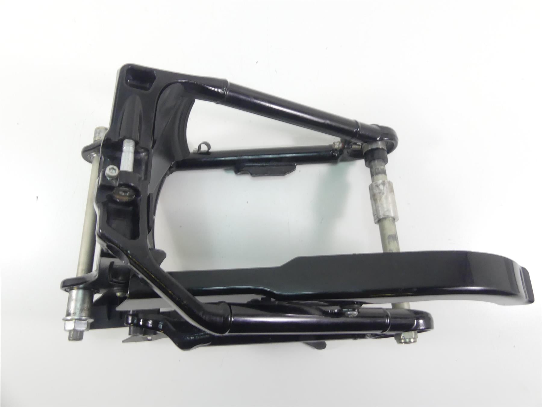 2020 Harley Softail FXBB Street Bob Swingarm Swing Arm + Axle & Guards 47400099 {{ shop.shopifyCountryName }} - Mototech271