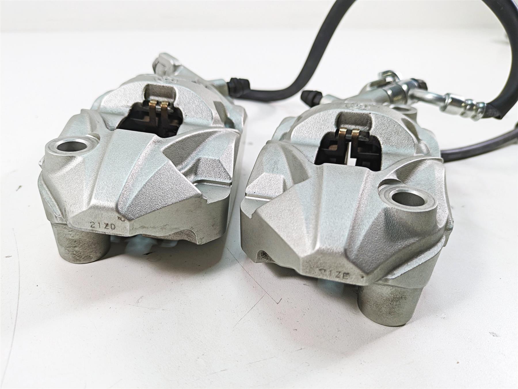 2022 Suzuki GSXR 750 Front Brake Calipers 110mm 59300-17K20-999 59100-17K20-999 {{ shop.shopifyCountryName }} - Mototech271