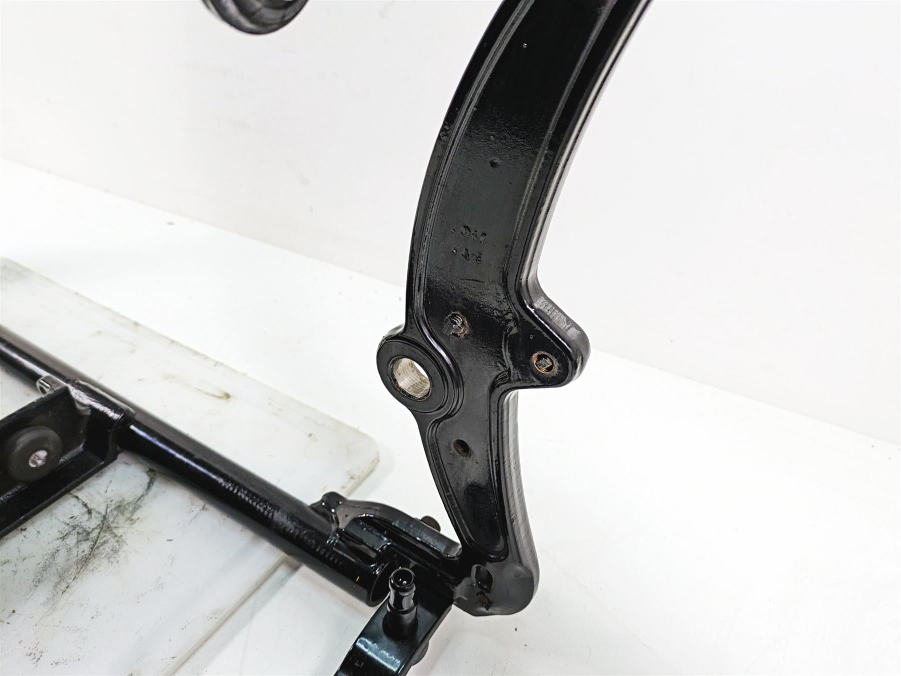 2009 Harley Softail FLSTSB Cross Bones Main Straight Frame Chassis With Clean Kentucky Title - 47173-11BHP {{ shop.shopifyCountryName }} - Mototech271