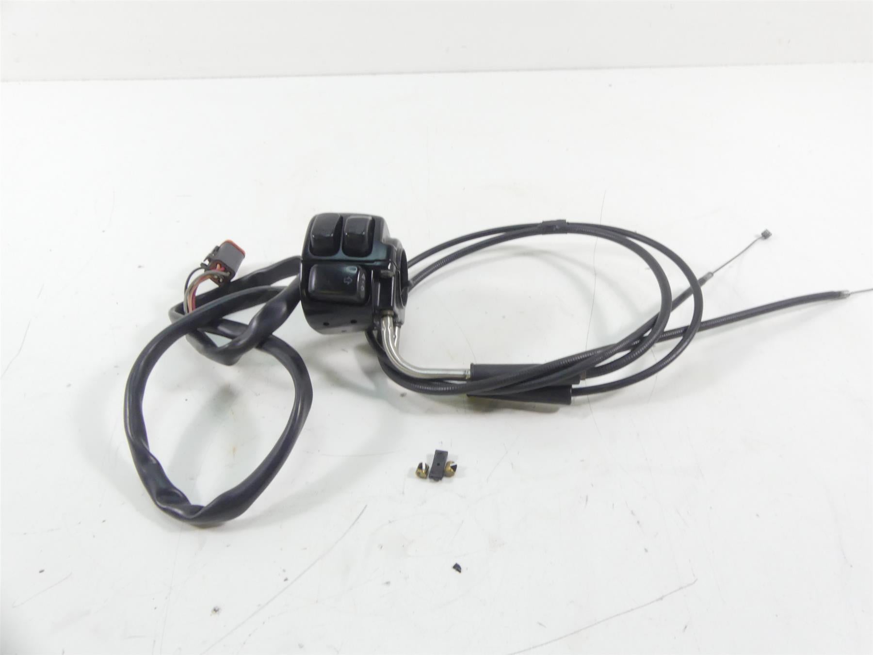 2004 Harley Softail FLSTFI Fat Boy Right Control Switch Start Stop 71684-06A {{ shop.shopifyCountryName }} - Mototech271