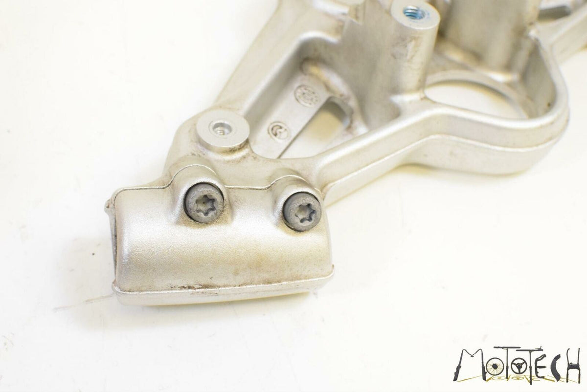 2009 BMW K1300 K1300S K40 Upper Triple Tree Steering Clamp 32717707554 {{ shop.shopifyCountryName }} - Mototech271