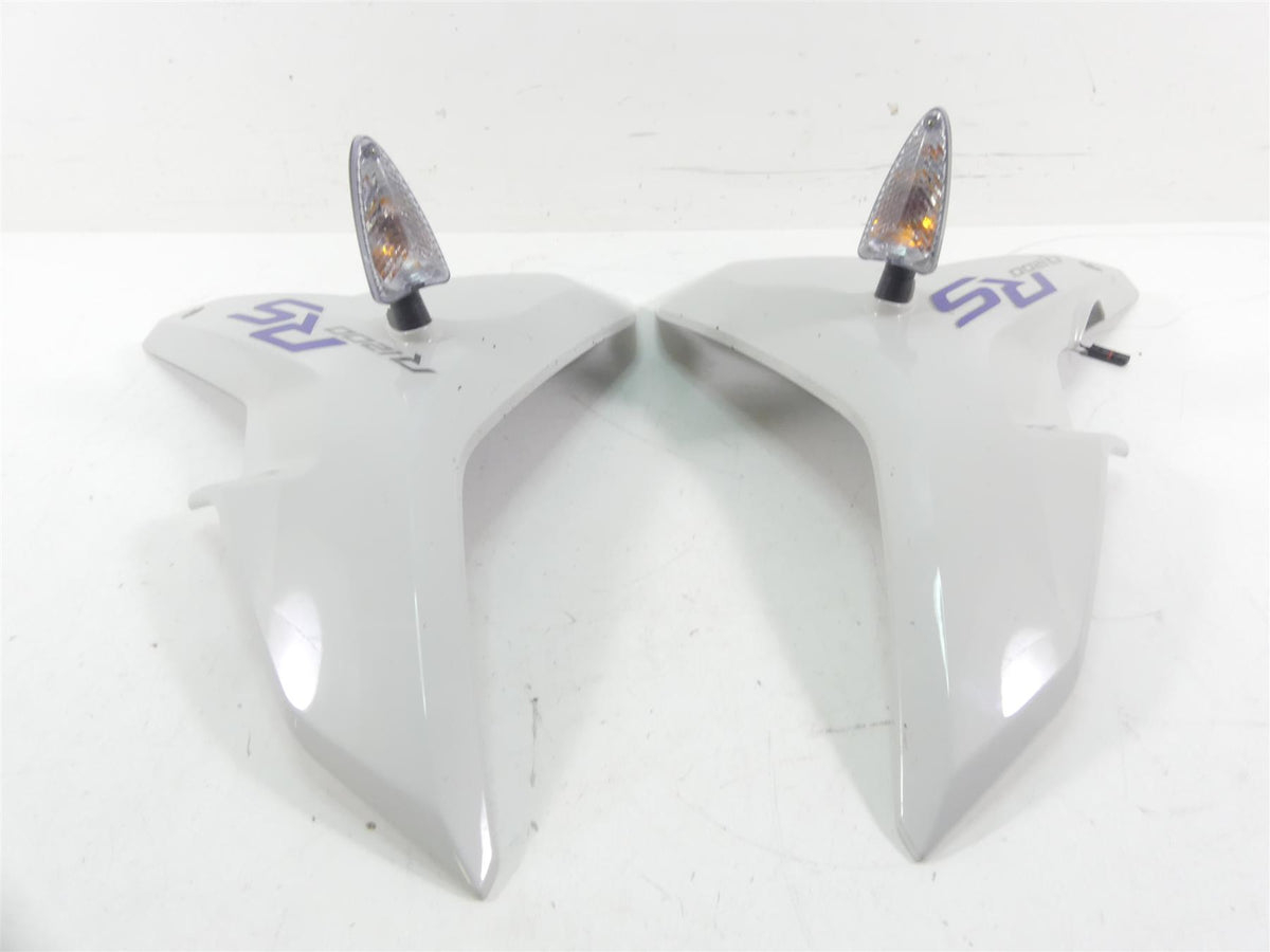 2016 BMW R1200RS K54 Between Leg Side Fairing Cover Set 46638545319 46638545320 {{ shop.shopifyCountryName }} - Mototech271