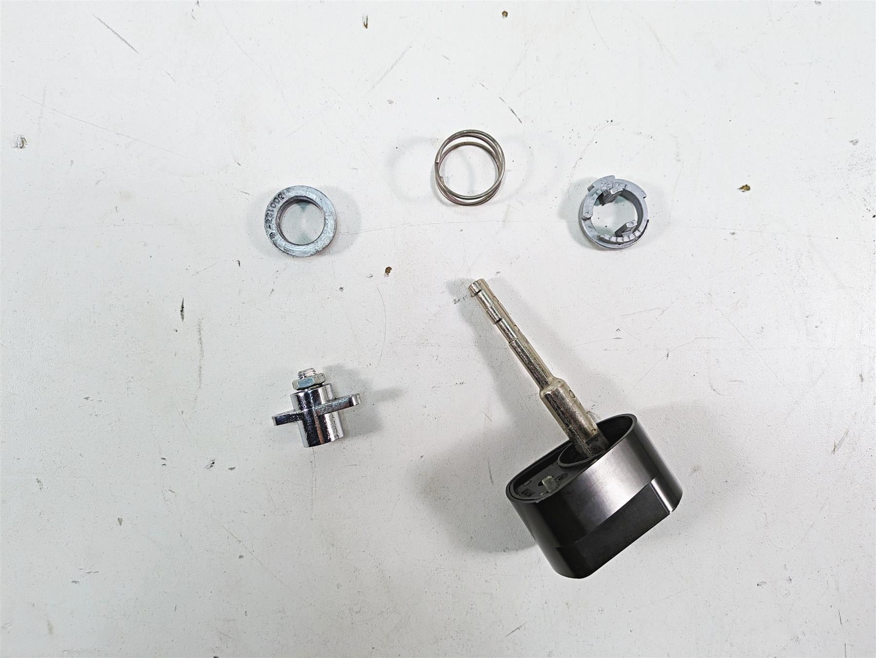 2019 Harley Touring FLHX Street Glide Ignition Switch Knob Lock Set 71400017B {{ shop.shopifyCountryName }} - Mototech271