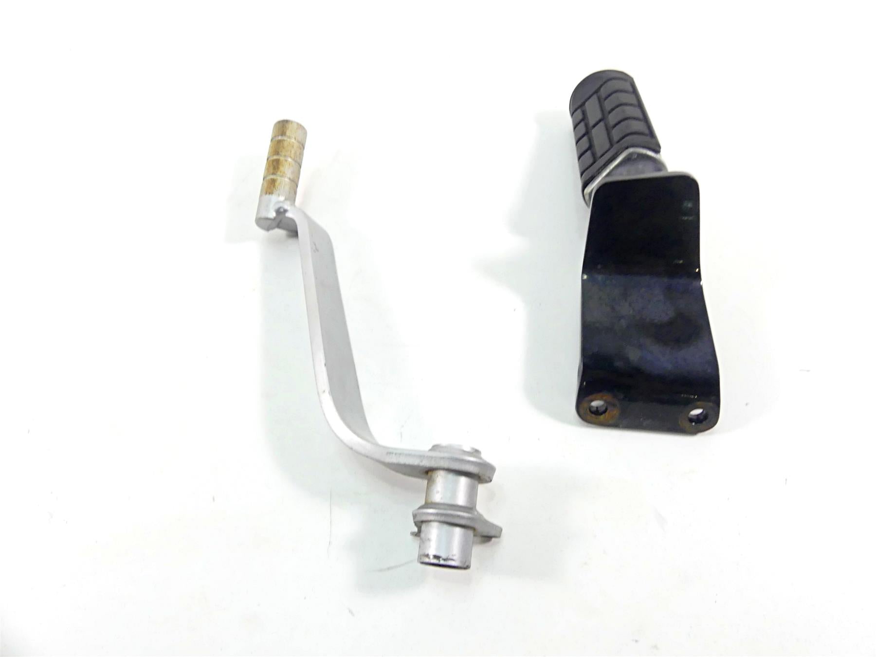 2010 Honda VT1300 CR Stateline Right Foot Peg Brake Pedal Set 50615-MFY-A00 {{ shop.shopifyCountryName }} - Mototech271
