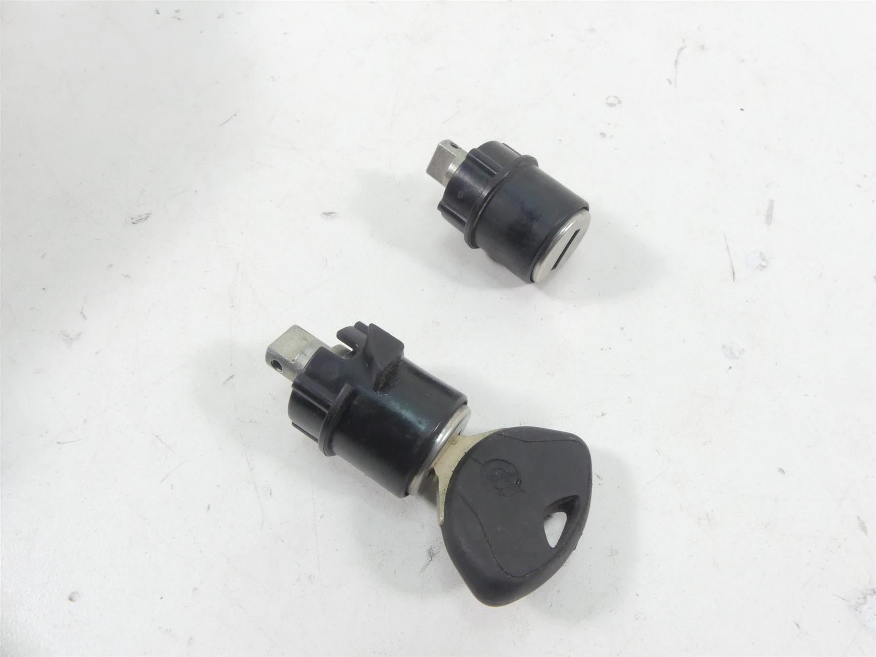 2015 BMW R1200RT K52 Hands Free Ignition Switch Key Lock Set - Read 8554655 {{ shop.shopifyCountryName }} - Mototech271