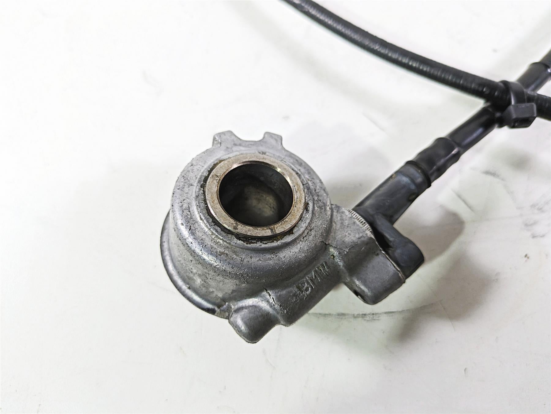 2004 BMW R1150GS R21 Speedometer Drive Gear & Spinning Cable 62122306287 {{ shop.shopifyCountryName }} - Mototech271