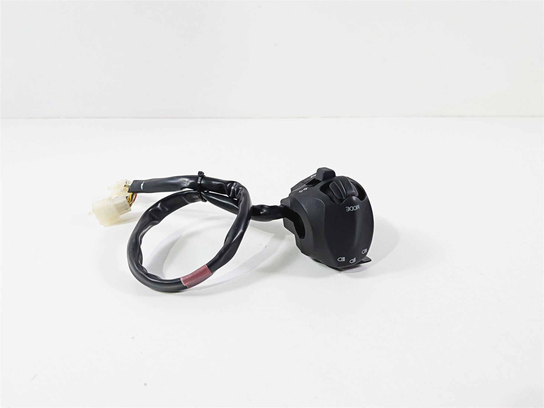 2016 Aprilia RSV 1100 Tuono V4 Factory Left Hand Control Switch 896150 {{ shop.shopifyCountryName }} - Mototech271