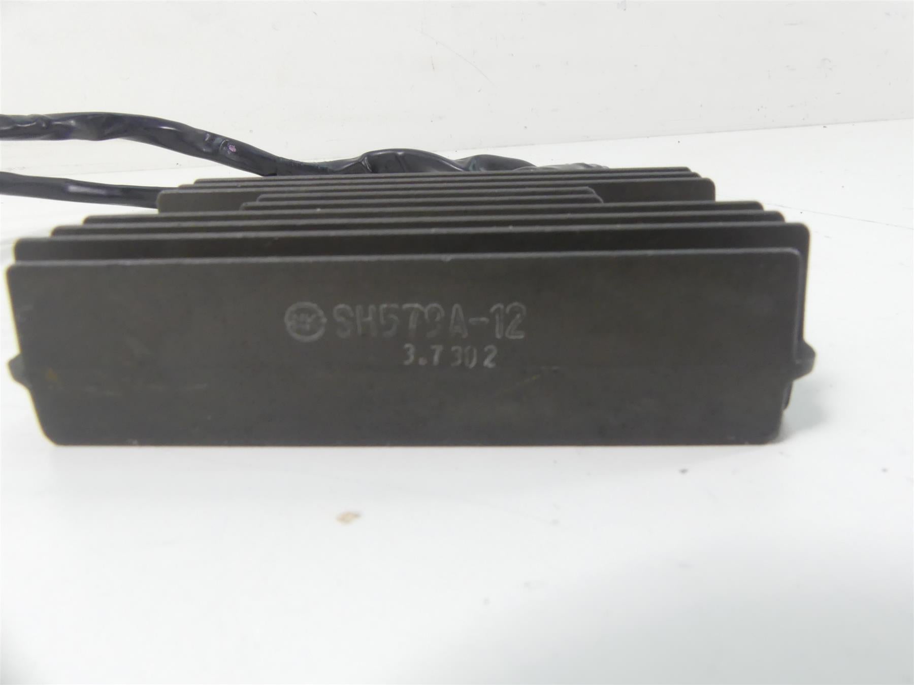 2004 Kawasaki VN1600 Meanstreak Rectifier Voltage Regulator 21066-1126 {{ shop.shopifyCountryName }} - Mototech271