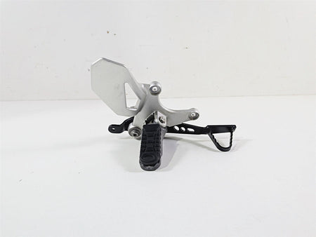 2023 BMW R nineT Scrambler K23 Right Footpeg & Brake Pedal 46719457888 {{ shop.shopifyCountryName }} - Mototech271
