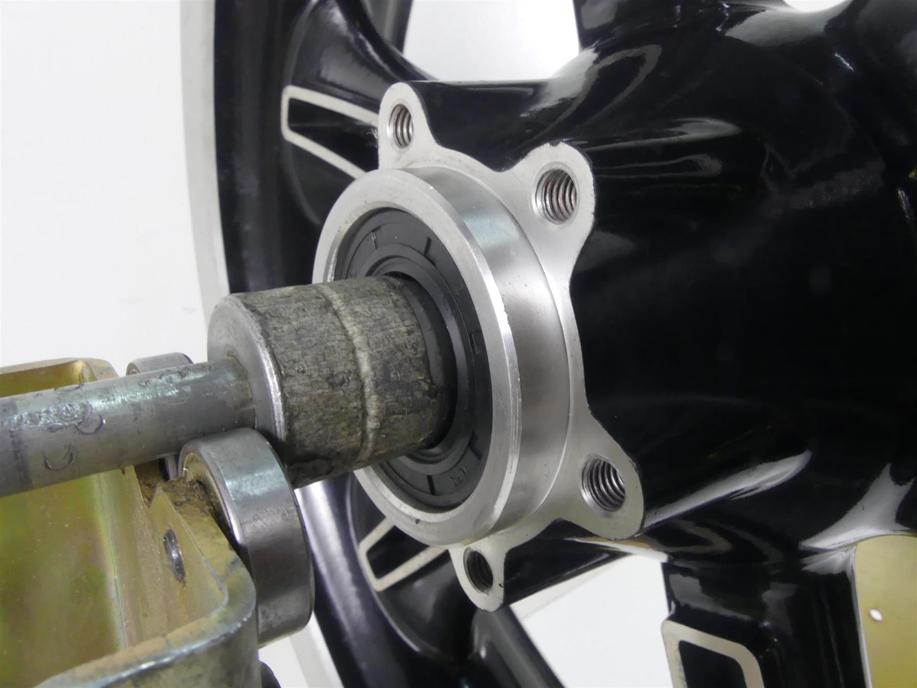 2015 Victory Cross Country Tour 18x3.5 Front Cast Wheel Rim 1521383 {{ shop.shopifyCountryName }} - Mototech271
