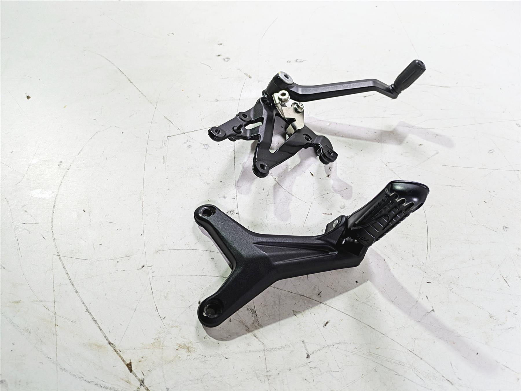 2022 MV Agusta F3 800 Rosso Right Front Footpeg & Brake Pedal 80A0C4103 {{ shop.shopifyCountryName }} - Mototech271