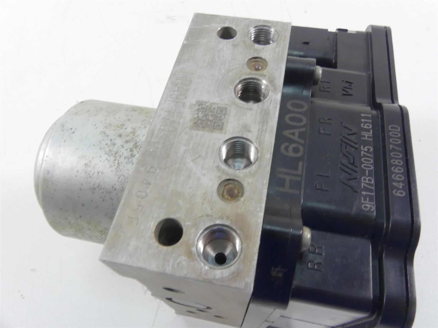 2020 Honda Talon SXS1000R S2R Nissin Vsa Modulator Abs Pump 57110-HL6-A01 {{ shop.shopifyCountryName }} - Mototech271